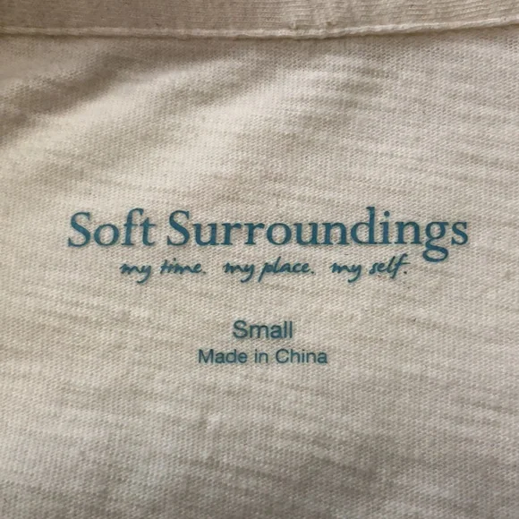 SOFT SURROUNDINGS Top with Vintage Charm Buttons Pale Yellow, Ecru, Cream Size S - Picture 4 of 7